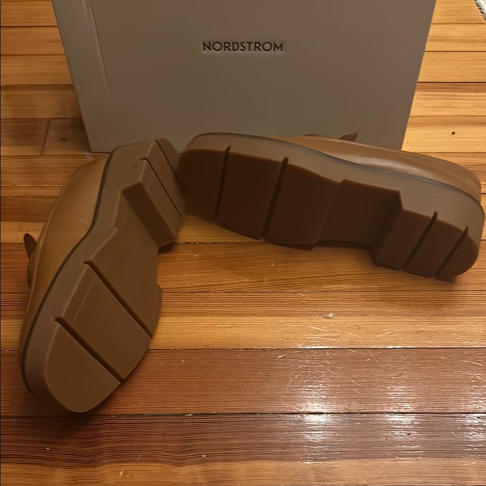 Nordstrom Brown Loafers with Woven Detail - Picture 5 of 10